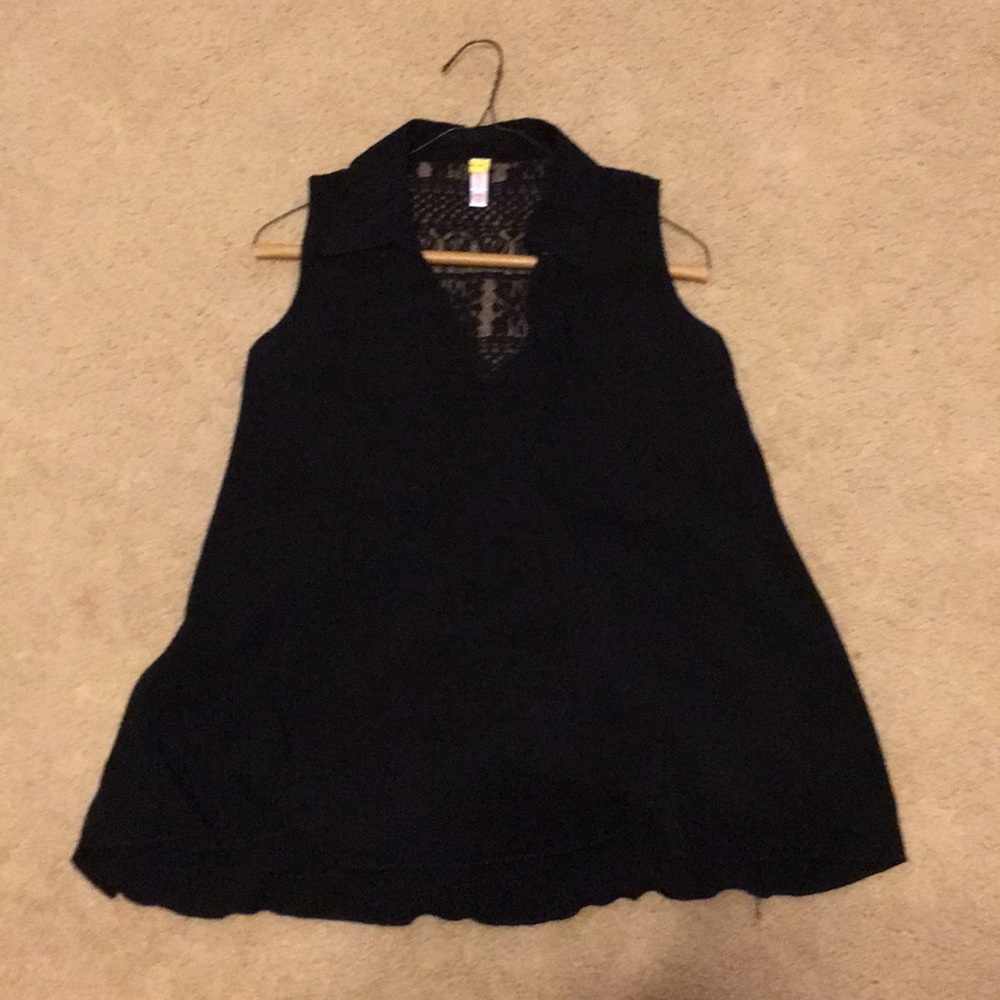 Exhilaration black sleeveless flowing shirt